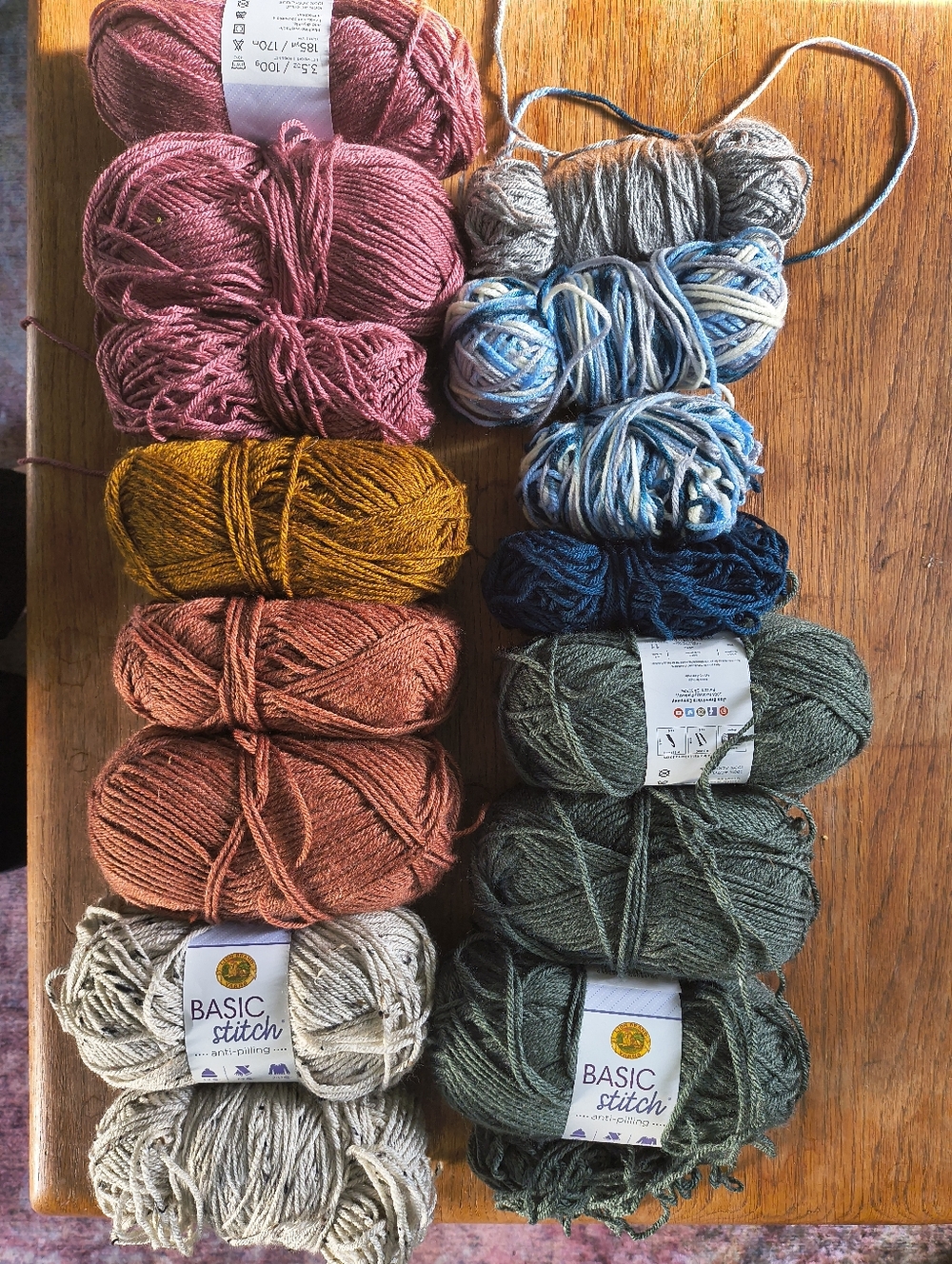 Yarn Lot  - Basic Stitch + Mixed Colors